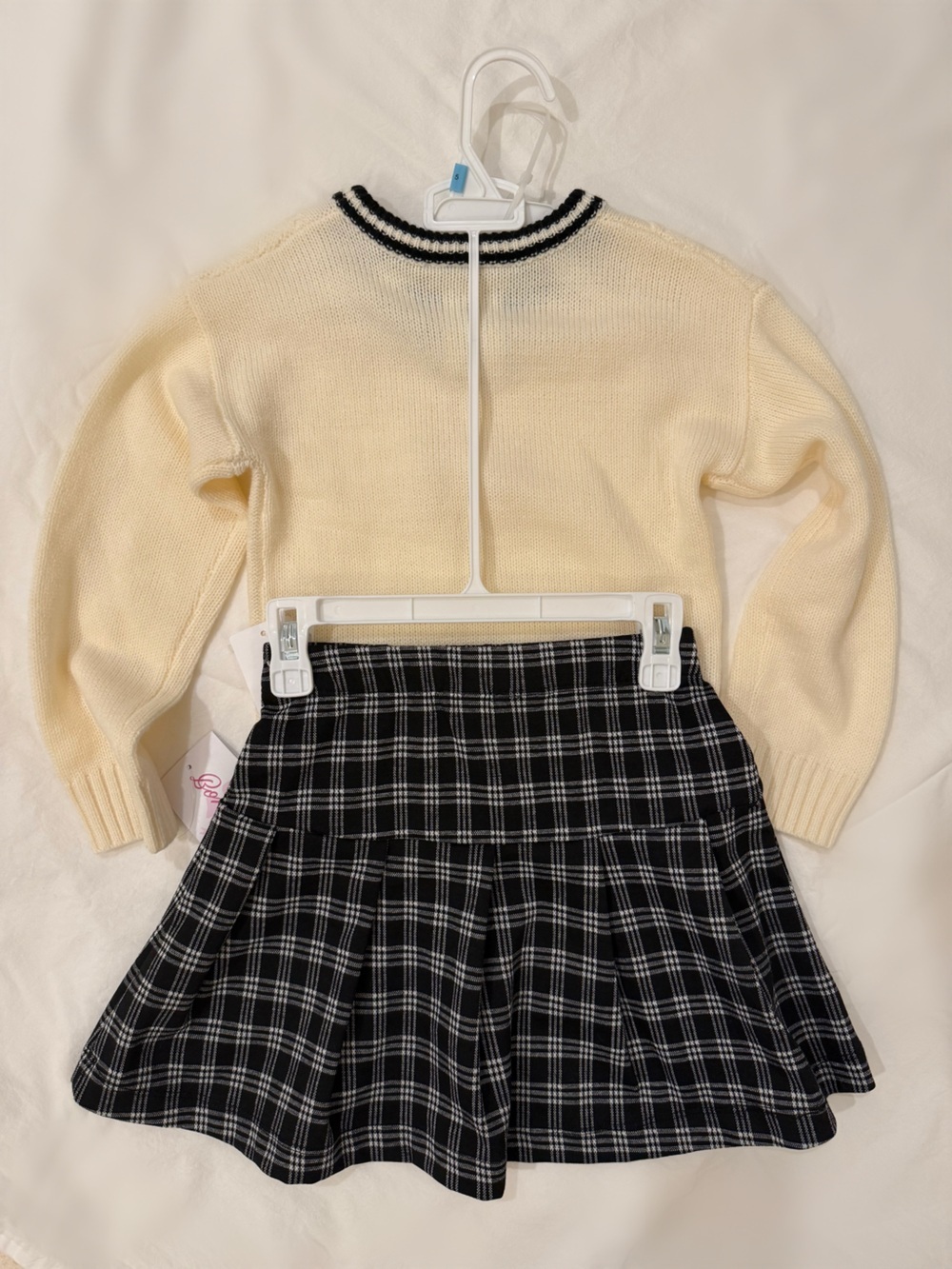Bonnie Jean NWT Girls 2pc Bow Sweater & Plaid Skirt Set Size 5 - Picture 4 of 4